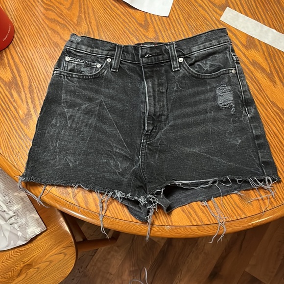 Urban Outfitters Pants - UO mom short